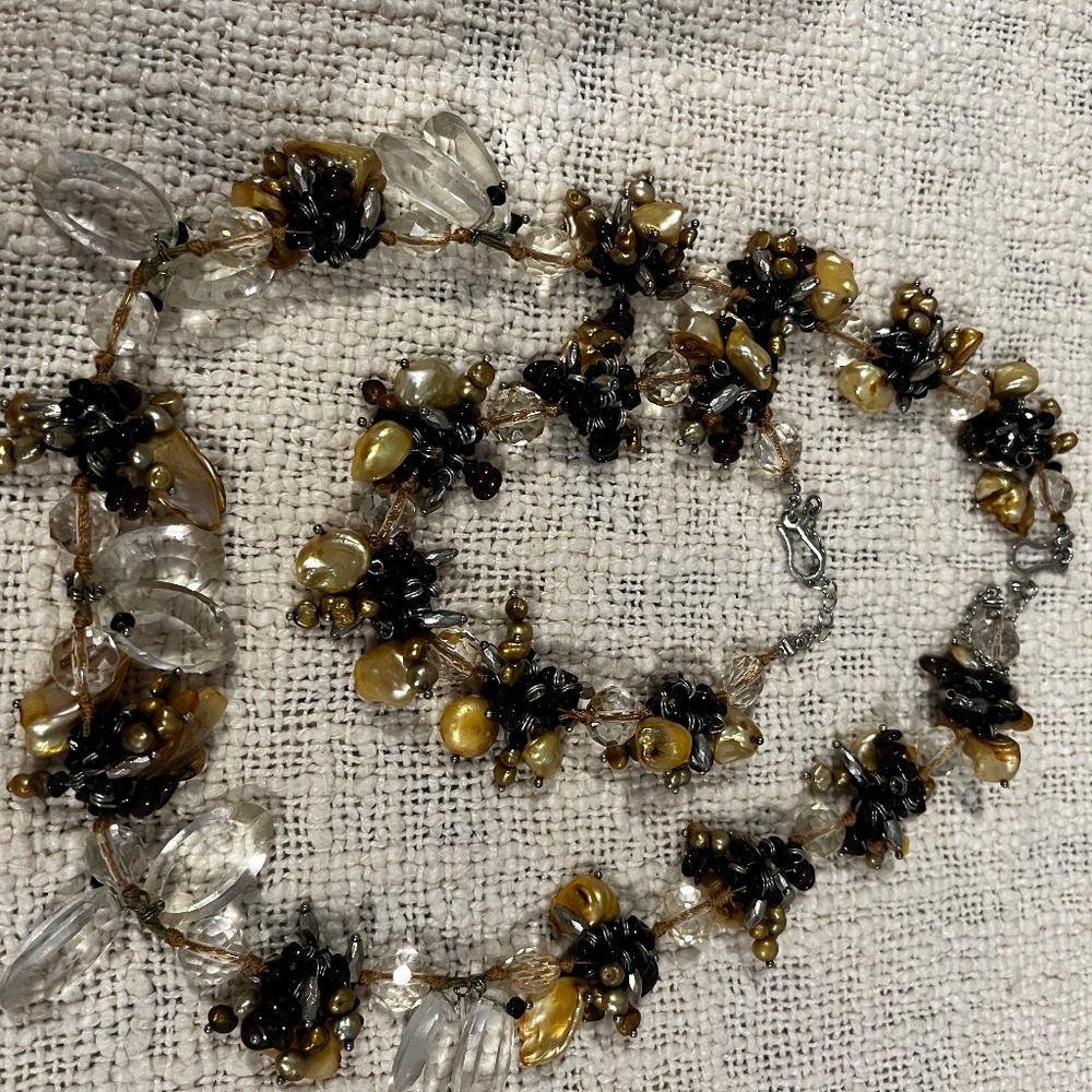 Necklace and bracelet set